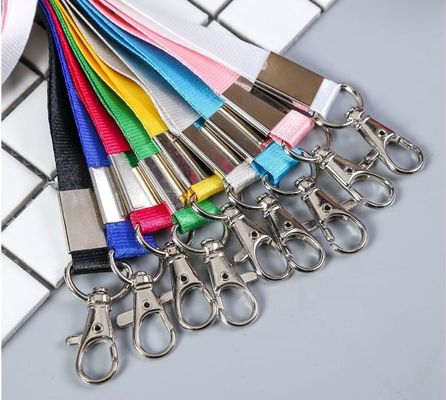 Op maat gemaakte polyester sublimatie tool lanyard sleutelsnoer patroon lanyard met aangepast logo