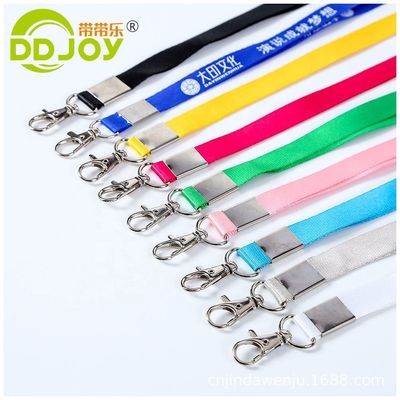Op maat gemaakte polyester sublimatie tool lanyard sleutelsnoer patroon lanyard met aangepast logo