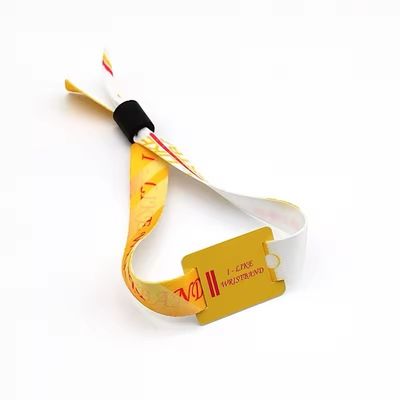 Op maat gedrukte RFID-armbanden in satijnstof voor evenement- en festivalidentificatie