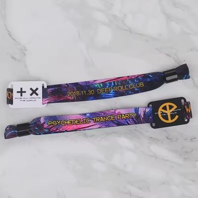 Eenzijdige of dubbelzijdige afdruk van RFID-armbanden in satijnstof voor evenementen en festivalfeesten
