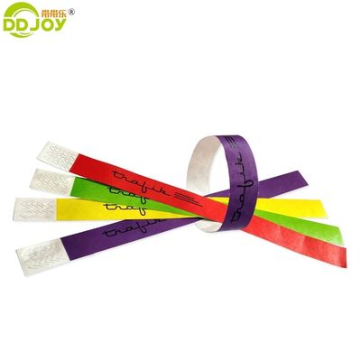250*25mm en 250*19mm Gepersonaliseerde toegangsstreepjescode Tyvek papieren polsbandjes voor feest