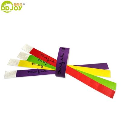 250*25mm en 250*19mm Gepersonaliseerde toegangsstreepjescode Tyvek papieren polsbandjes voor feest