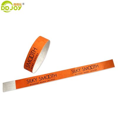 250*25mm en 250*19mm Gepersonaliseerde toegangsstreepjescode Tyvek papieren polsbandjes voor feest