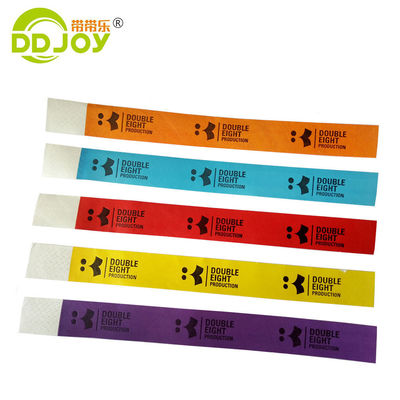 Groothandel Tyvek polsband op maat met vernis, afwerking en etiket