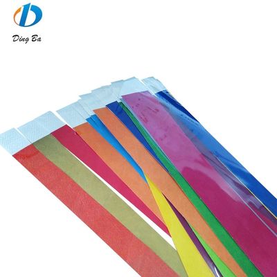 15 kleuren Traanbestendige Tyvek polsband voor evenementen en parken Gepersonaliseerd logo geaccepteerd